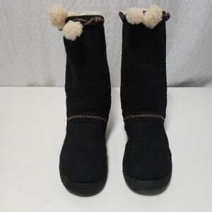 UGG Classic Tall Wool Knit Sheepskin Lining Ladies Boots. Size 7